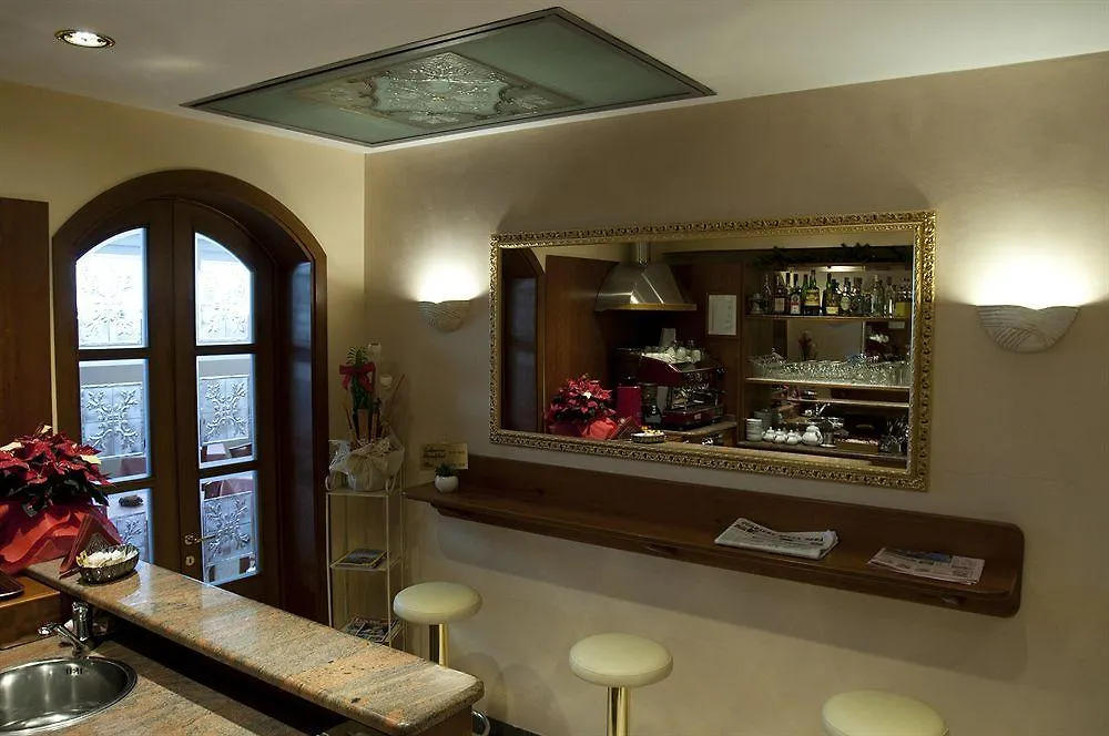 Hotel La Villetta Calenzano 3*,