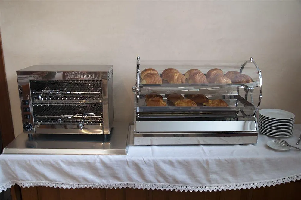 Hotel La Villetta Calenzano 3*,