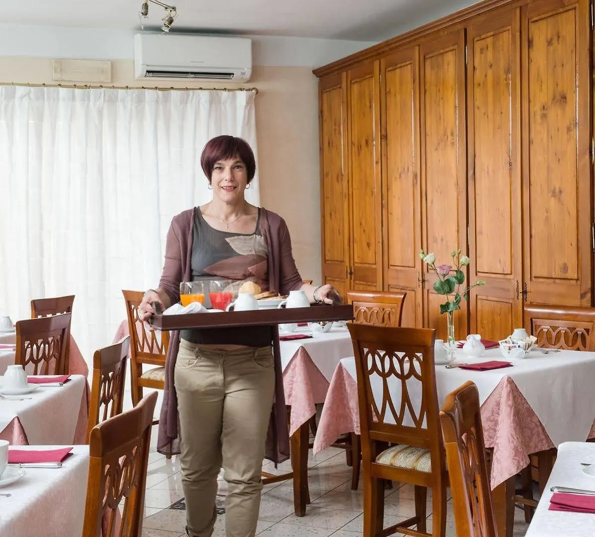 Hotel La Villetta Calenzano 3*,